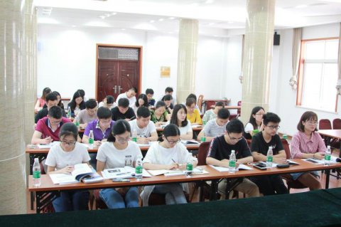 公司紀(jì)委講好入職廉潔教育課堂